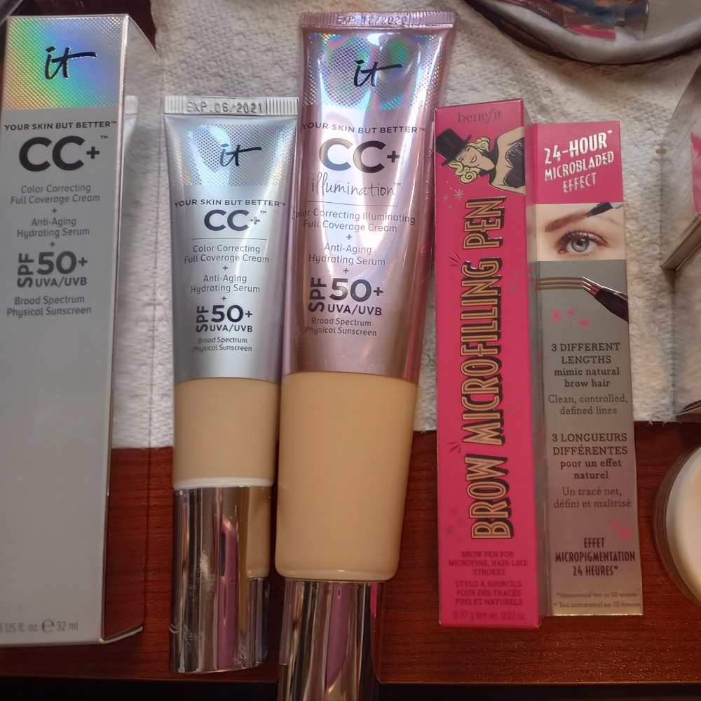 It cosmetics bundle